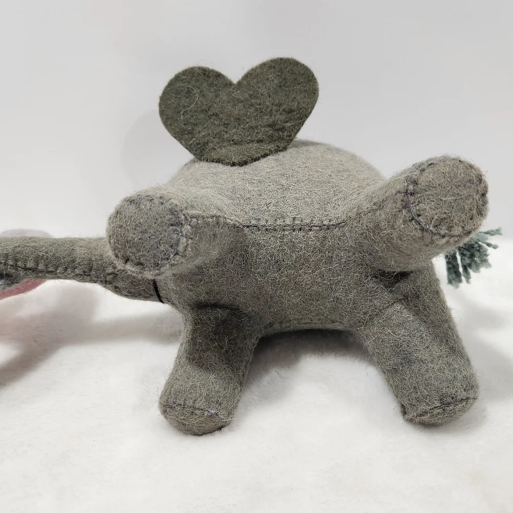 Handmade Wool Embroidered Gray Couple Elephants Entwined Heart Trunks New